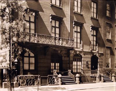 Facade: 14 West 12th Street